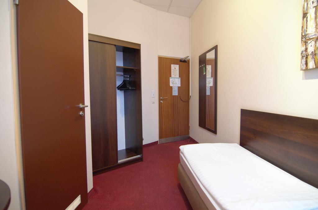 Hotel Polo Am Zob Hamburg-Harburg Kamer foto
