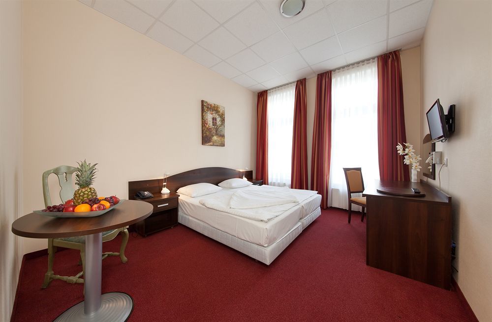 Hotel Polo Am Zob Hamburg-Harburg Buitenkant foto