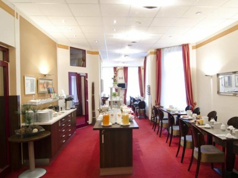 Hotel Polo Am Zob Hamburg-Harburg Buitenkant foto